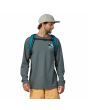Hombre con Mochila Patagonia Black Hole Pack 25 Litros Belay Blue Azul Turquesa Unisex correa esternón