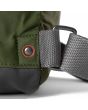 Mochila vegana mediana Roka Bantry B Sustainable Nylon verde aguacate hebilla