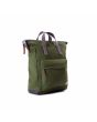 Mochila vegana mediana Roka Bantry B Sustainable Nylon verde aguacate lateral