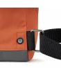 Mochila Pequeña Roka Black Label Bantry B Sustainable Nylon Naranja Rooibos Edición Limitada hebilla