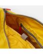 Mochila impermeable Roka Camden Custard color mostaza bolsillo interior de cremallera