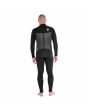 Hombre con Traje de Neopreno Volcom Modulator 4/3mm con cremallera en la espalda negro posterior