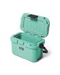 Nevera portátil rígida Yeti Roadie 8 Verde Seafoam abierta