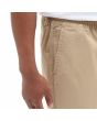 Hombre con Pantalón corto elástico Vans Range Beige de corte holgado bolsillo lateral