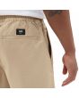 Hombre con Pantalón corto elástico Vans Range Beige de corte holgado bolsillo trasero