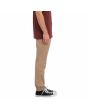 Hombre con pantalón de cintura elástica Volcom Frickin Slim Tapered Jogger Khaki lateral