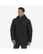 Hombre con Parka Patagonia M's Lone Mountain negra 
