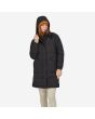 Mujer con parka Patagonia W's Downdrift negra