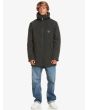 Hombre con Chaqueta Parka ligera Quiksilver New Skyward Jacket Negra frontal