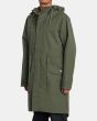 Hombre con Parka resistente al agua RVCA Fishtail Raincoat Jacket Verde izquierda