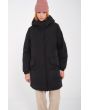 Mujer con Parka gruesa y acolchada con capucha Volcom Sleepi Puff Up Negra corte amplio