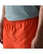 Hombre con Bañadaor Patagonia M's Baggies Shorts 5" Naranjas cintura elástica