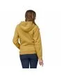 Mujer con sudadera de capucha Patagonia P-6 logo Uprisal Hoody amarilla Unisex posterior