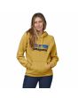 Mujer con sudadera de capucha Patagonia P-6 logo Uprisal Hoody amarilla Unisex