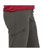 Mujer con Pantalón de senderismo Patagonia Women's Quandary Regular gris bolsillo