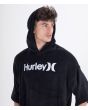 Hombre con Poncho de Surf Hurley One & Only negro Unisex logo