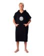 Hombre con poncho cambiador Rip Curl Icons Hooded Towel negro bolsillo