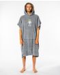 Hombre con poncho cambiador Rip Curl Icons Hooded Towel gris capucha