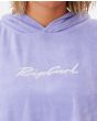 Mujer con Poncho cambiador para surf Rip Curl Script Hooded Towel Violeta bordado