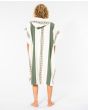Hombre con poncho cambiador para surf Rip Curl Searchers Blanco hueso posterior
