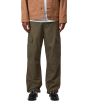 Hombre con Pantalón Carhartt WIP Regular Cargo Pant Verde Ciprés