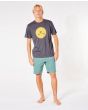 Hombre con Camiseta de manga corta Rip Curl Corp Icon en negro desgastado frontal