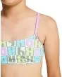 Niña con bikini bralette Roxy Letter Up Verde Oil Green detalle top