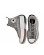 Detalle del parche Chuck Taylor en Converse Run Star Hike blanco humo