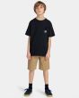 Niño con bermudas tipo chino Element Howland Classic caqui frontal