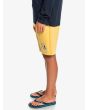 Pantalón corto de felpa Quiksilver Easy Day amarillo para niño lateral 