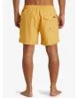 Hombre con Bañador volley Quiksilver Everyday Deluxe 15'' Amarillo posterior