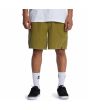 Hombre con pantalón corto de pana DC Shoes Abrupter 18" Verde