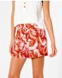 Mujer con Pantalón corto Rip Curl Sun Rays Rojo lateral