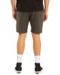 Hombre con Short sumergible Billabong Crossfire Mid Gris posterior