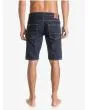 Hombre con pantalón corto vaquero Quiksilver Revolver Rinse azul posterior
