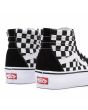 Zapatillas Vans con plataforma Sk8-Hi 2.0 en color negro checkerboard con banda lateral sidestripe blanca posterior