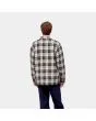 Hombre con sobrecamisa Carhartt WIP Arden Shirt Jacket Arden Check Calico espalda 