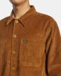 Hombre con sobrecamisa de pana RVCA Americana Corduroy Camel bolsillo