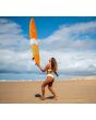 Mujer con Tabla Surf Softboard Zeus Dolce 6'6'' 52,36L Pill Futures Thruster quillas