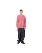 Hombre con Sudadera Carhartt WIP Duster Script Rosa teñida con pigmentos ajuste holgado