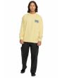 Hombre con Sudadera oversize Quiksilver Spin Cycle Amarilla corte extra grande
