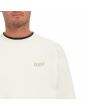 Hombre con sudadera de forro polar Volcom Too Kool Blanca logo Stone Pistol