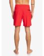 Hombre con bañador Boardshort Quiksilver Surfsilk Kaimana 16" rojo posterior