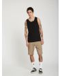 Hombre con camiseta de tirantes Volcom Stone Blanks negra frontal