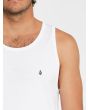 Hombre con camiseta de tirantes Volcom Stone Blanks blanca logo