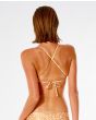 Mujer con Top de Bikini Triangular Rip Curl Classic Surf Crossback marrón posterior