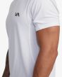 Hombre con Top de manga corta RVCA VA Sport Vent Blanco malla transpirable