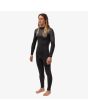 Hombre con traje de neopreno con cremallera en la espalda Vissla Seven Seas 4/3mm Negro y Gris lateral