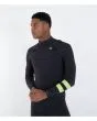 Hombre con traje de surf Hurley Plus 4/3mm Fullsuit Negro-Lemon frontal