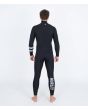 Hombre con traje de neopreno con cremallera en el pecho Hurley Advant 4/3mm Fullsuit negro posterior
